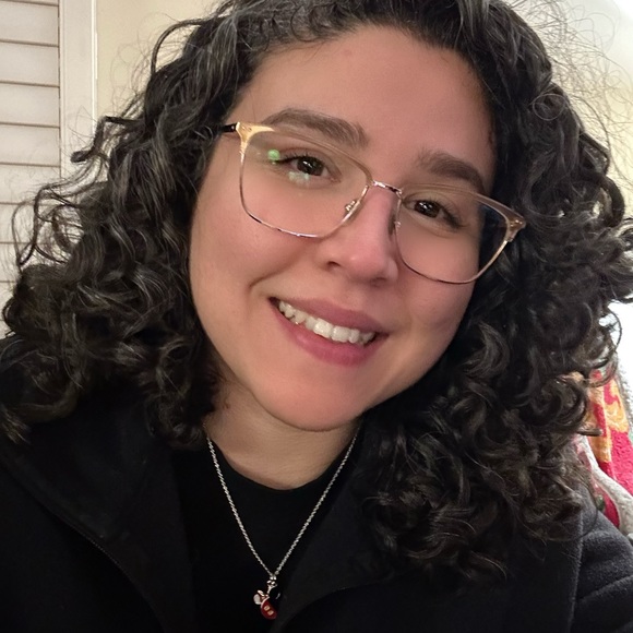 Meet your Posher, Megan - Picture 1 of 5